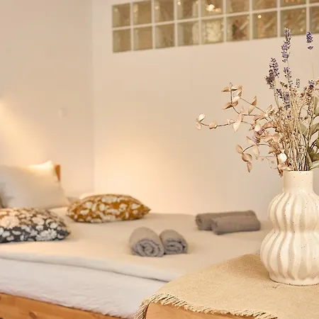 Apartma Charming House *