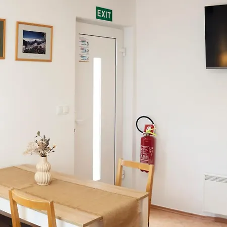 Apartma Charming House *